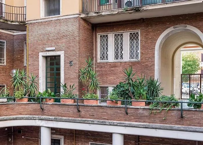 Apartamento Ristrutturato A Palazzo Federici Piazza Bologna *